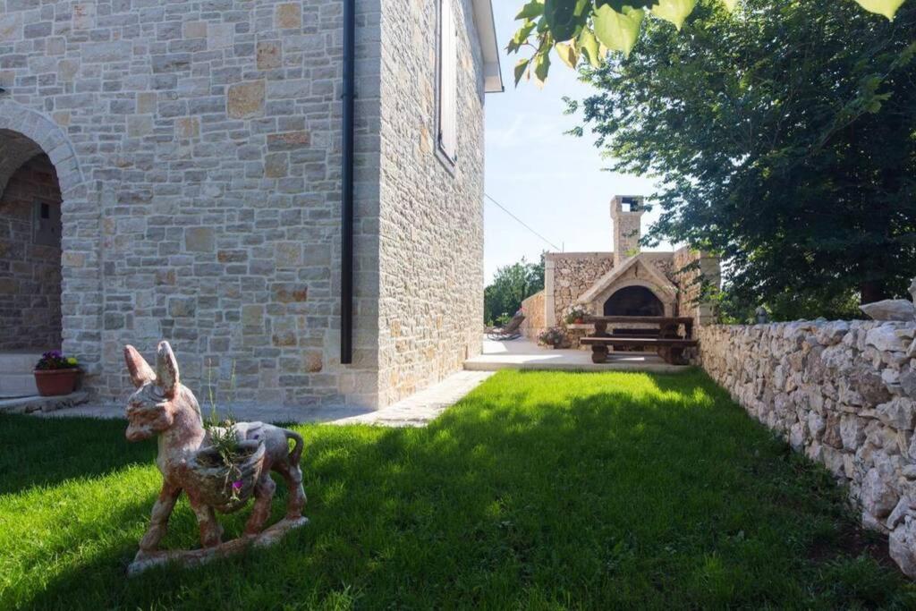 クラリェヴィツァ Stone House Ivaヴィラ エクステリア 写真